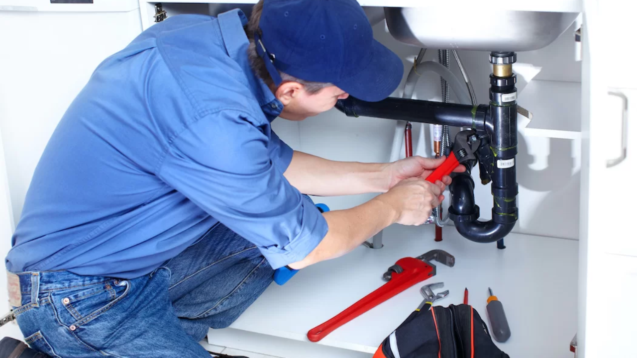 5 DIY Plumbing Tips for Homeowners to Know!